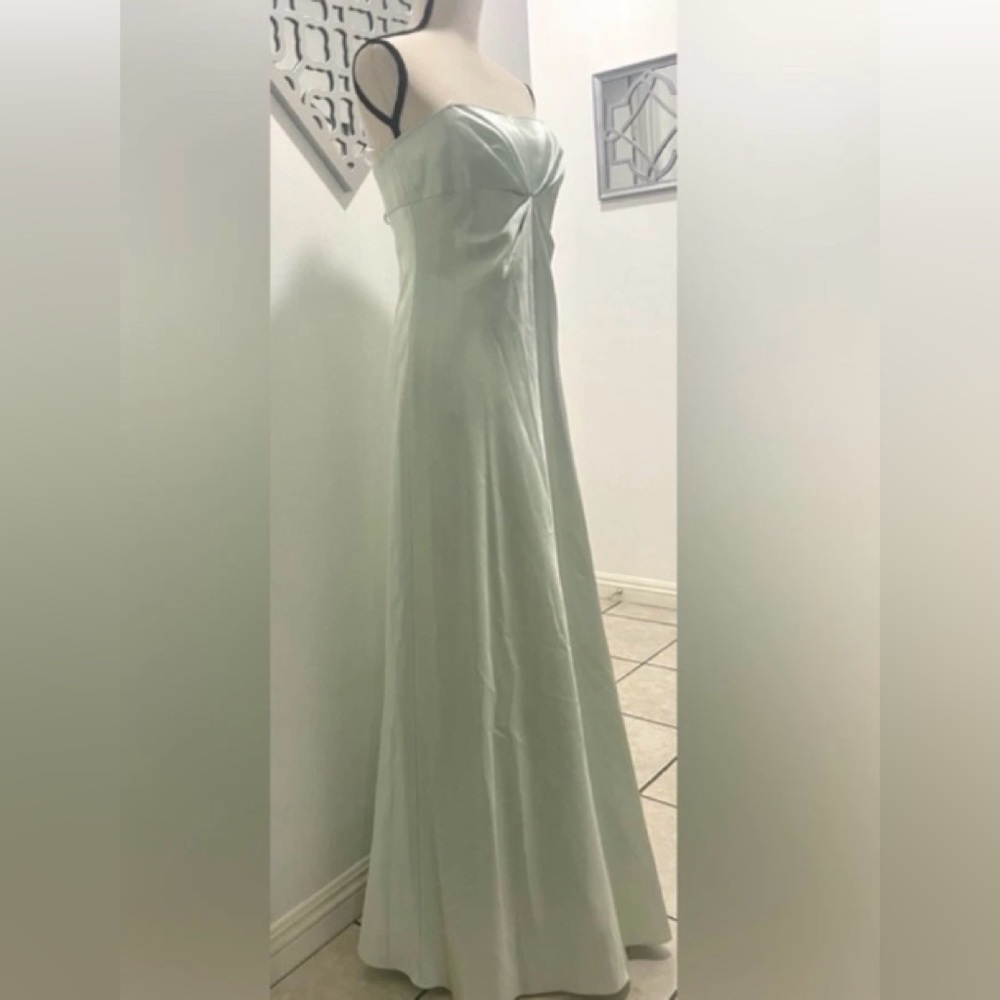 LAUNDRY BY SHELLI SEGAL STRAPLESS LINED MAXI DRESS SIZE 8 MINT GREEN COLOR NWT